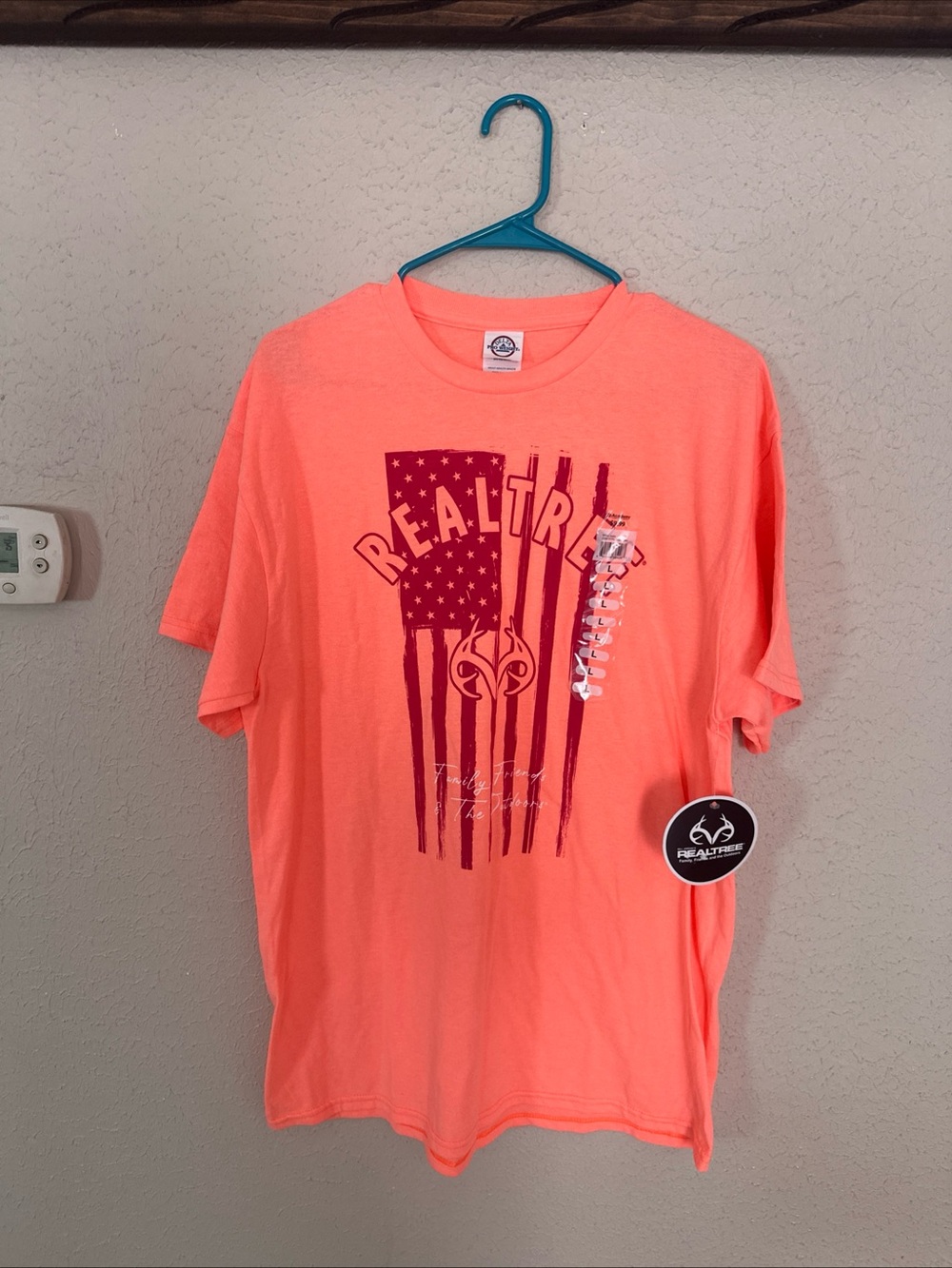 Delta Coral Short Sleeve Graphic Tee with Dark Red Print